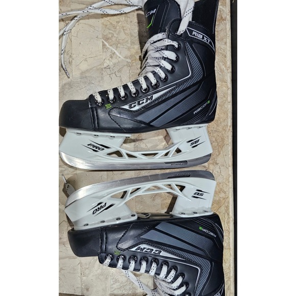 CCM Ribcor 8XT Hockey Skates Black Silver Green Youth Size 6 - Picture 3 of 10